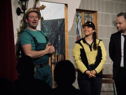 Im Kloster ist der Teufel los